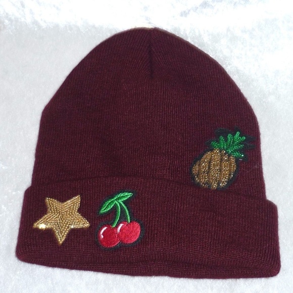 Women's Beanie Hat Arizona Cuffed Embellished one size NEW - Picture 2 of 2